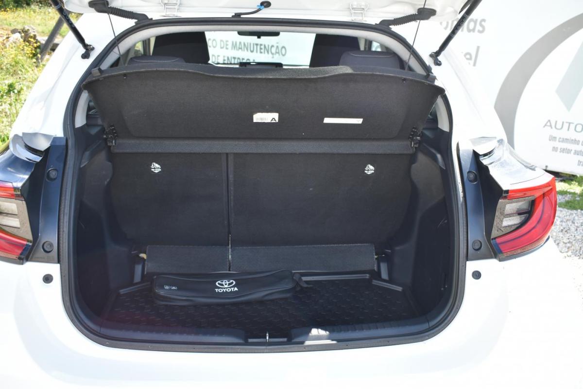 toyota-yaris-2021-hibrido-a-gasolina-1497cc