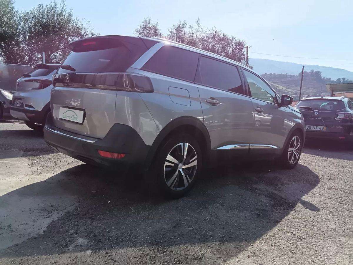 peugeot-5008-2021-diesel-1499cc
