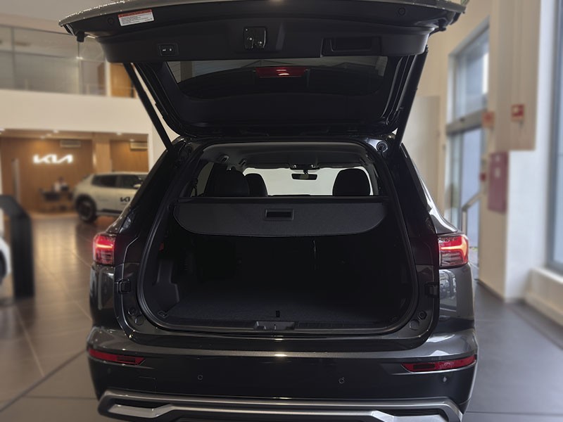 mitsubishi-outlander-2025-hibrido-a-gasolina-2360cc