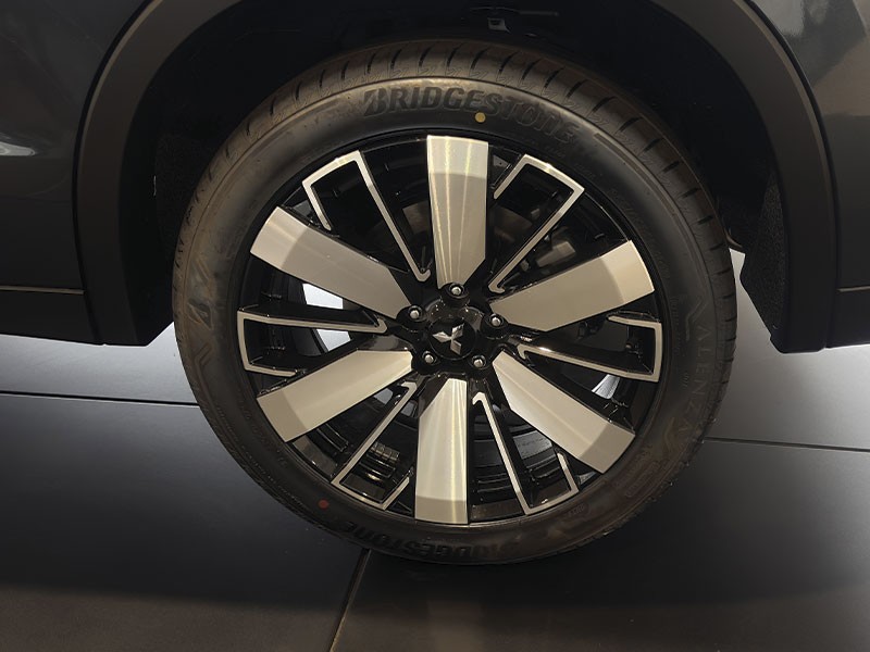 mitsubishi-outlander-2025-hibrido-a-gasolina-2360cc