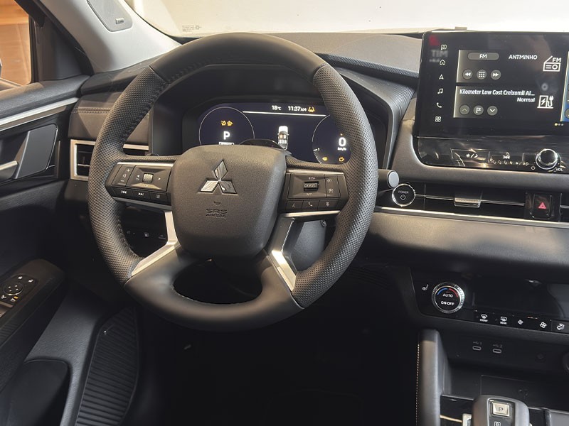 mitsubishi-outlander-2025-hibrido-a-gasolina-2360cc