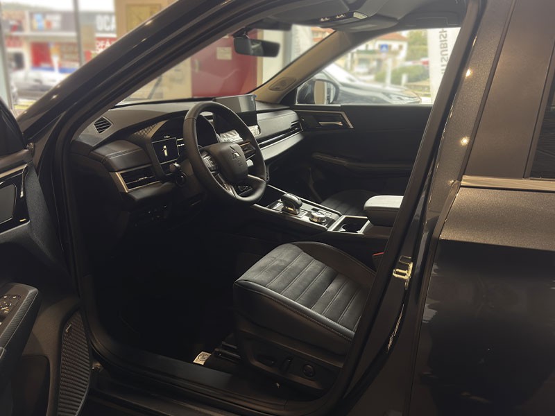 mitsubishi-outlander-2025-hibrido-a-gasolina-2360cc