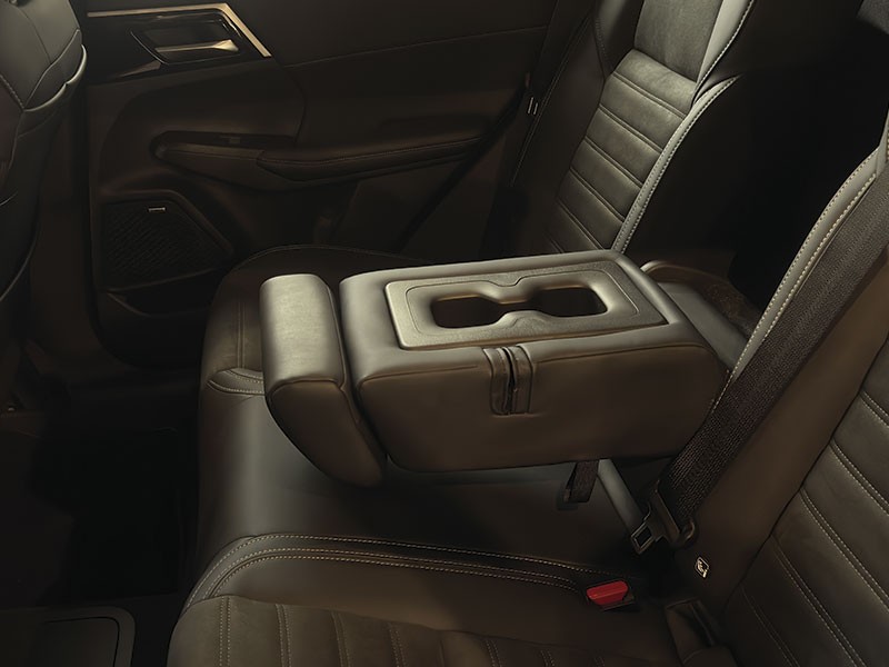 mitsubishi-outlander-2025-hibrido-a-gasolina-2360cc