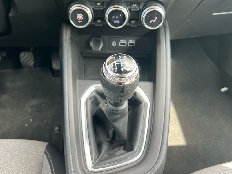 mitsubishi-colt-2024-gasolina-999cc