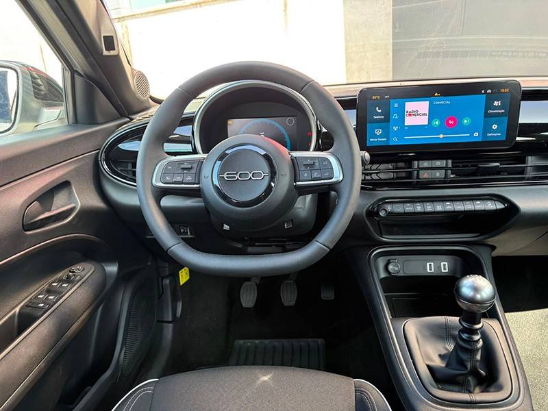 fiat-600-2026-gasolina-1199cc