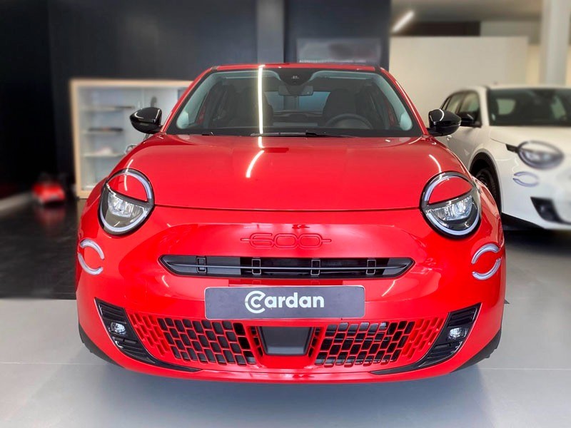 fiat-600-2024-eletrico-500cc