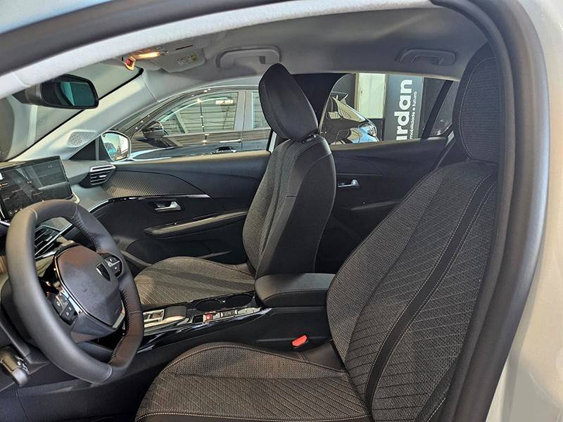 peugeot-208-2026-gasolina-1199cc