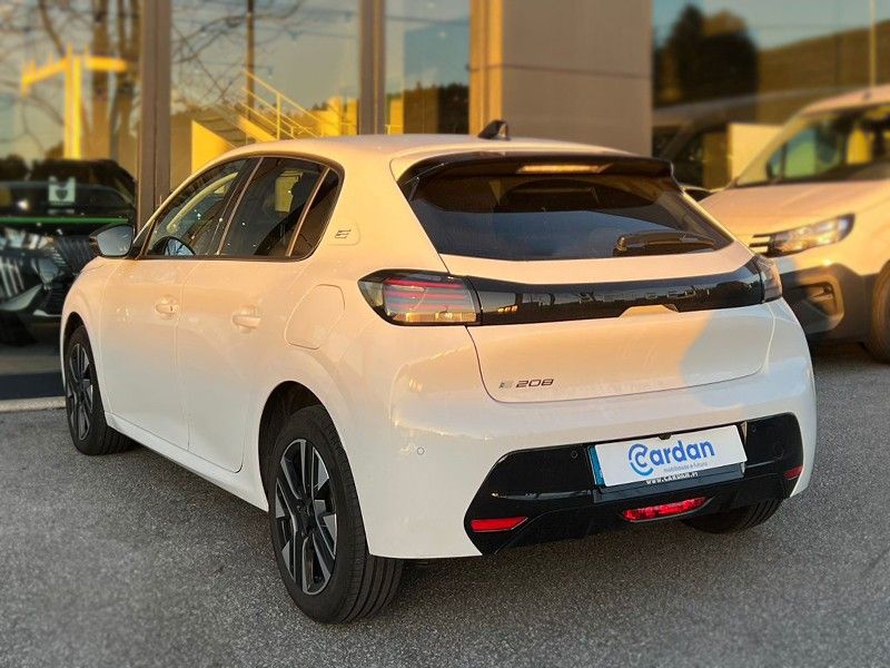 peugeot-208-2026-eletrico-500cc