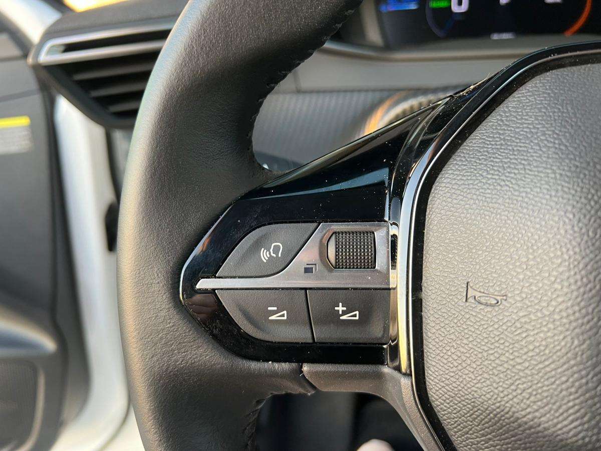 peugeot-208-2026-eletrico-500cc