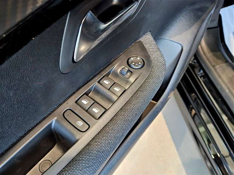 peugeot-208-2026-gasolina-1199cc