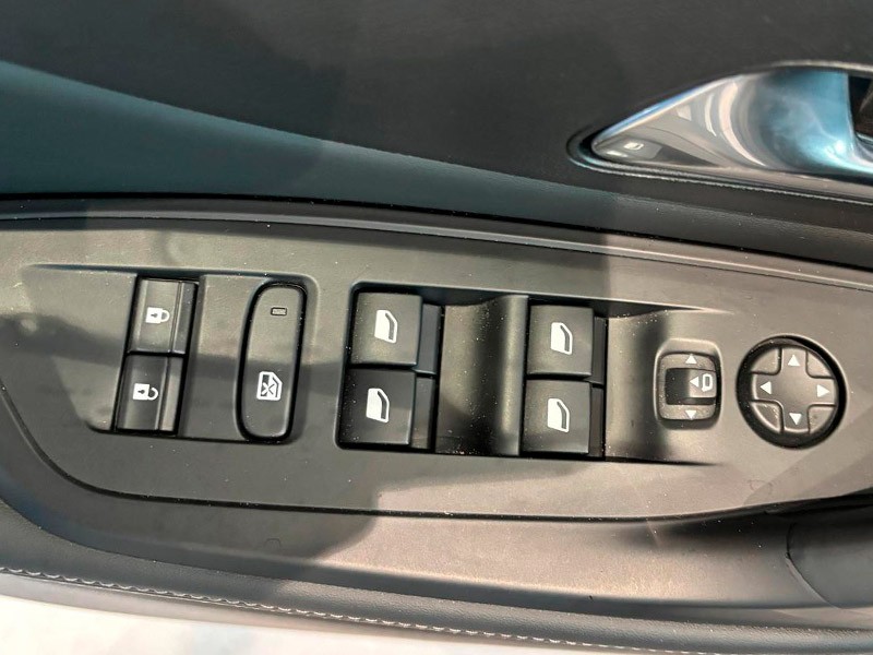 peugeot-e-308-2025-eletrico-500cc