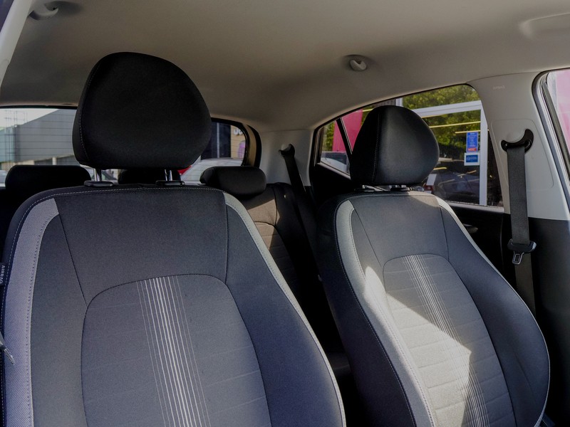 hyundai-i10-2026-gasolina-998cc