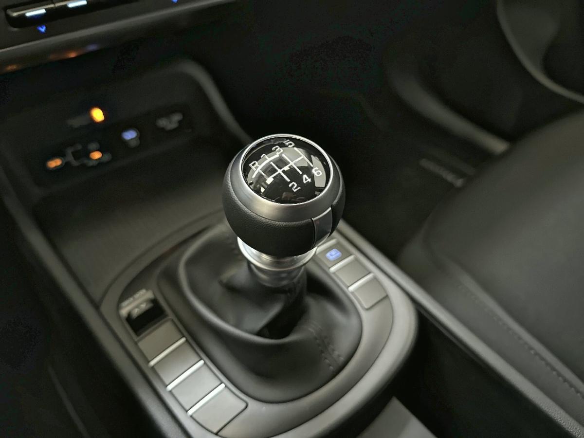 hyundai-kauai-2025-gasolina-998cc