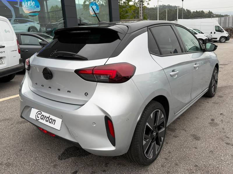 opel-corsa-2024-eletrico-500cc
