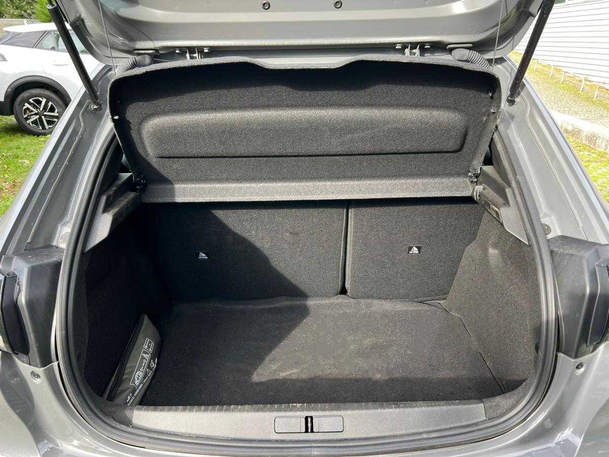 peugeot-208-2024-eletrico-500cc