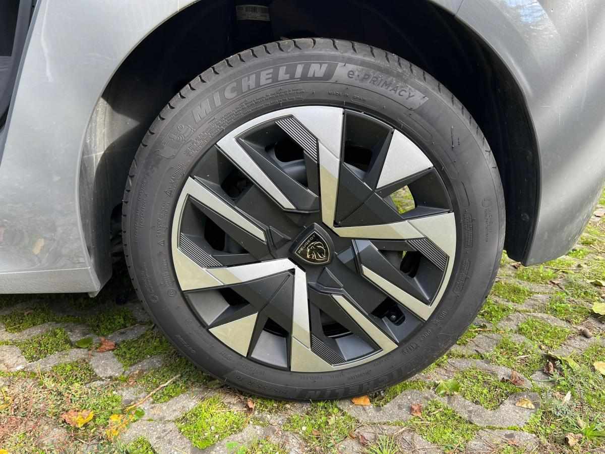 peugeot-208-2024-eletrico-500cc