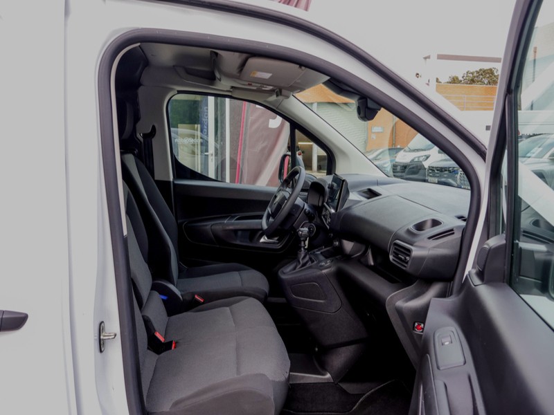 citroen-berlingo-2025-diesel-1499cc