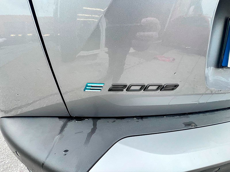 peugeot-2008-2025-eletrico-500cc