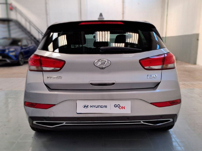 hyundai-i30-2023-gasolina-998cc
