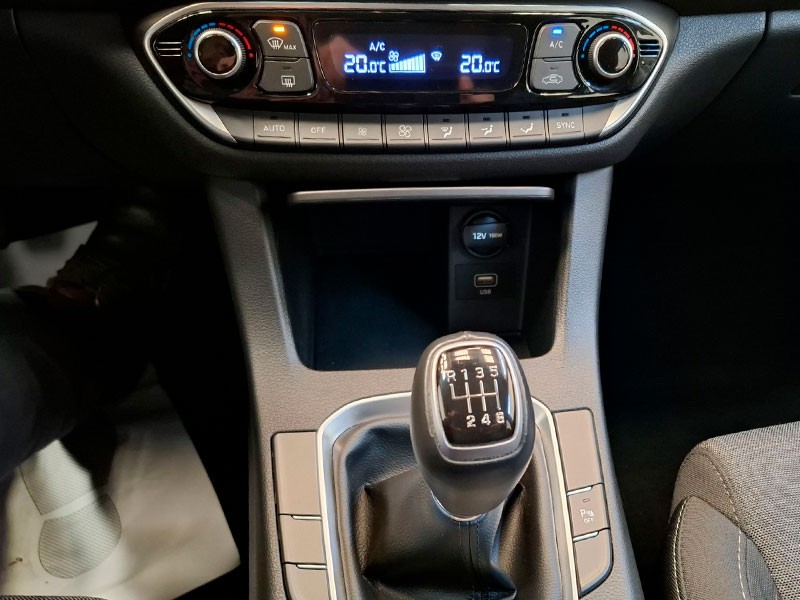 hyundai-i30-2023-gasolina-998cc