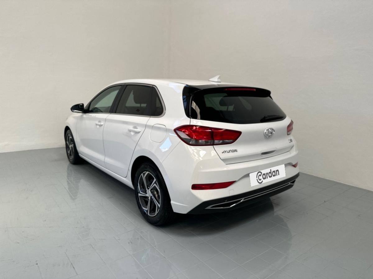hyundai-i30-2023-gasolina-998cc