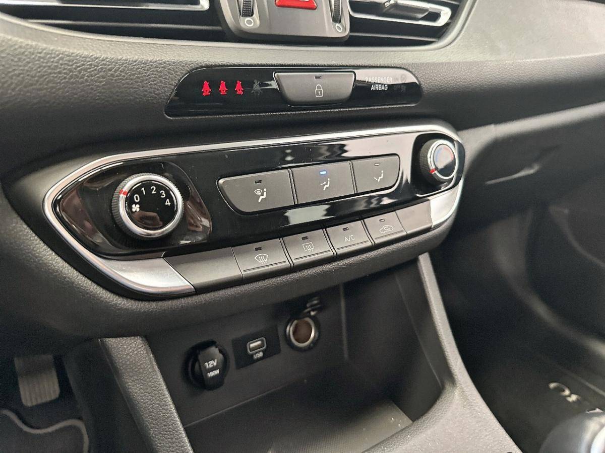 hyundai-i30-2023-gasolina-998cc