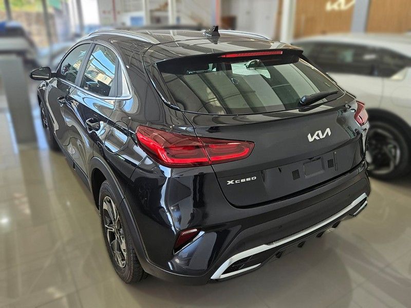 kia-xceed-2025-gasolina-998cc