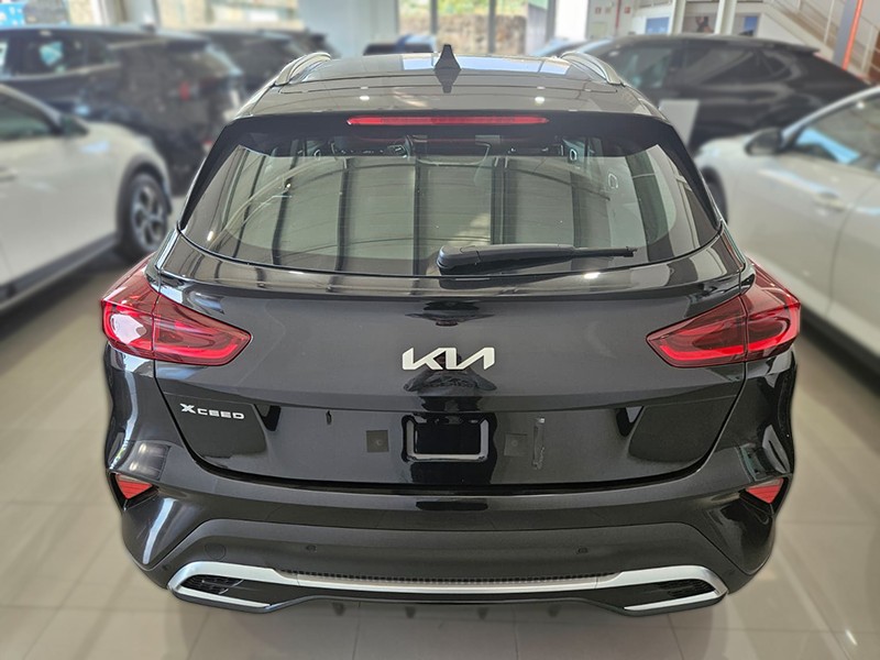 kia-xceed-2025-gasolina-998cc