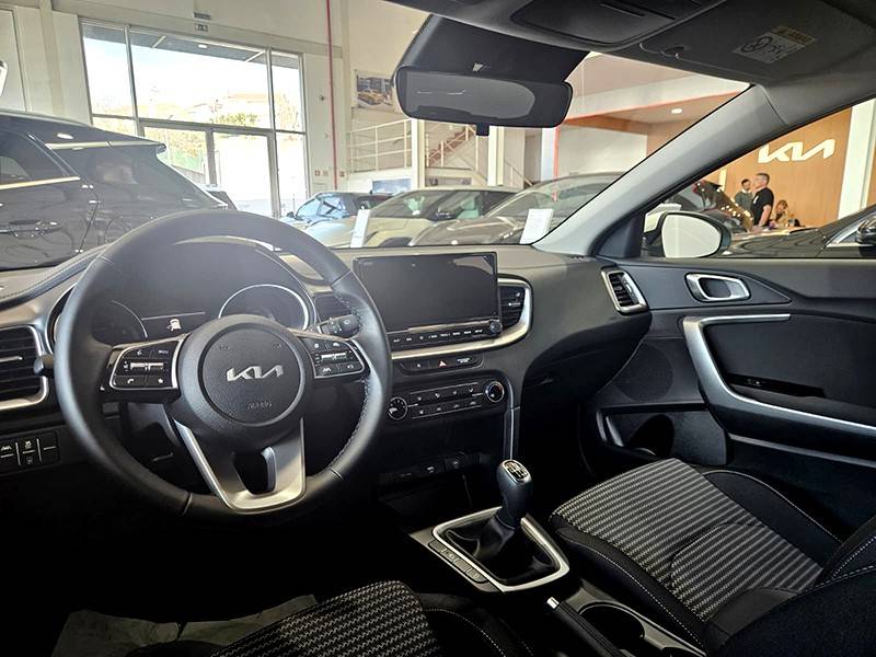 kia-xceed-2025-gasolina-998cc