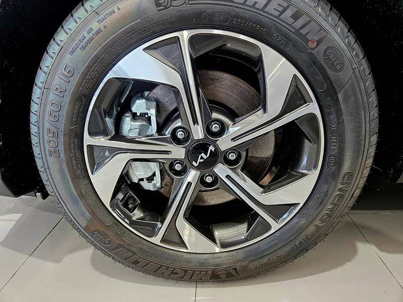 kia-xceed-2025-gasolina-998cc