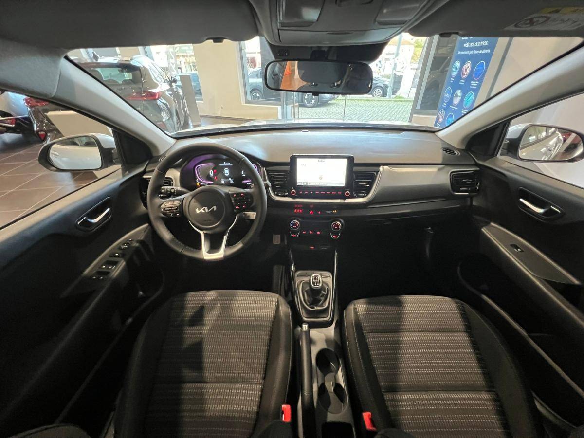 kia-stonic-2025-gasolina-998cc