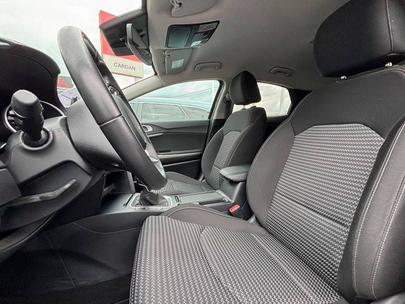 kia-xceed-2025-gasolina-998cc