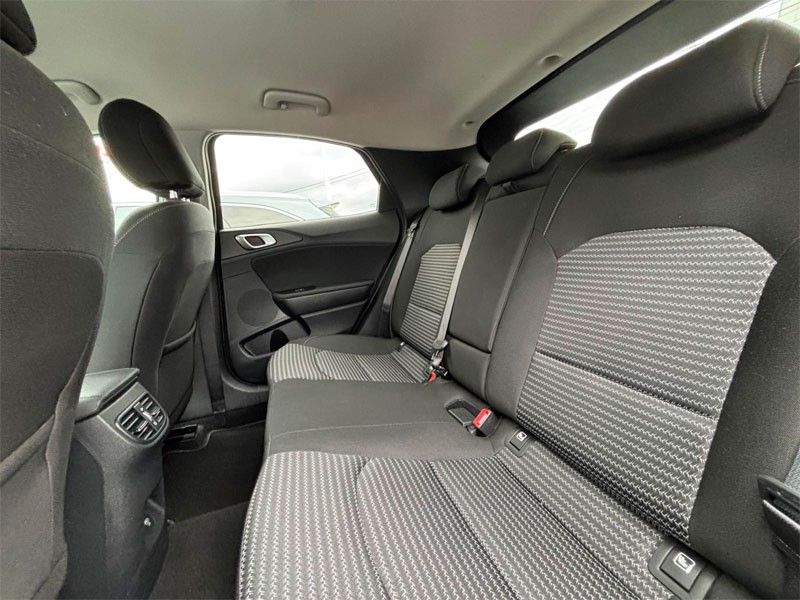 kia-xceed-2025-gasolina-998cc