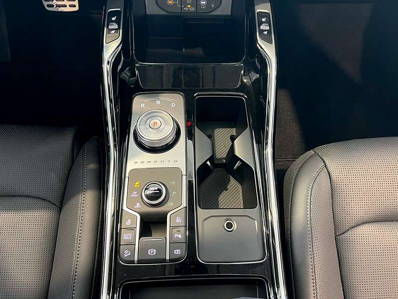kia-sorento-2026-hibrido-a-gasolina-1598cc