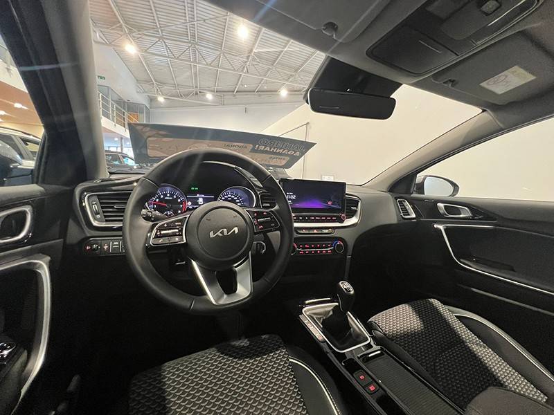 kia-xceed-2025-gasolina-998cc