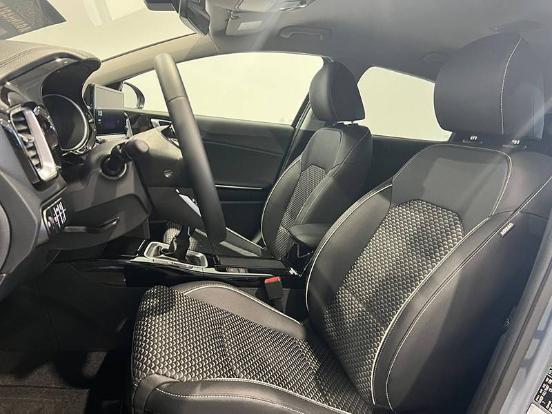 kia-xceed-2025-gasolina-998cc