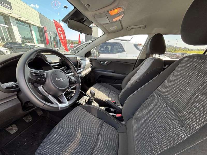 kia-stonic-2025-gasolina-998cc