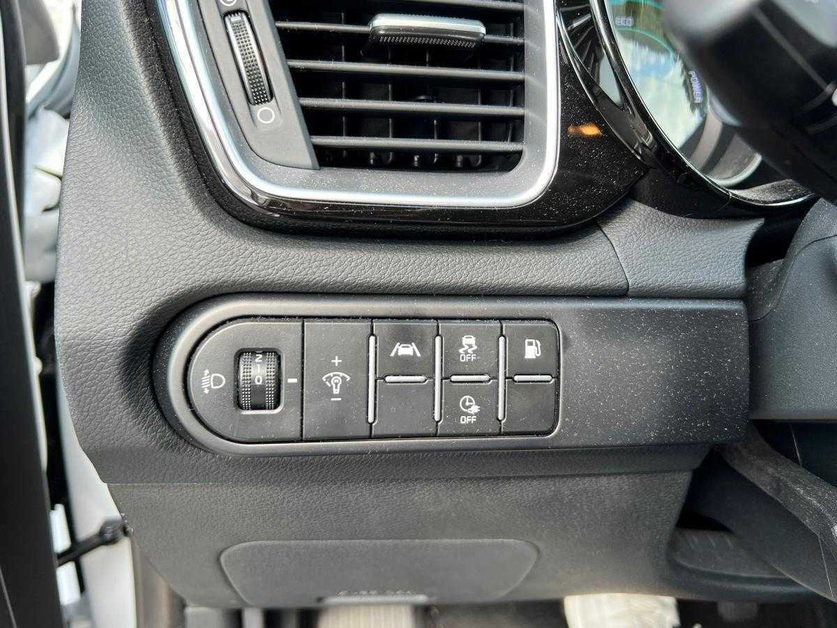kia-xceed-2025-hibrido-a-gasolina-1580cc