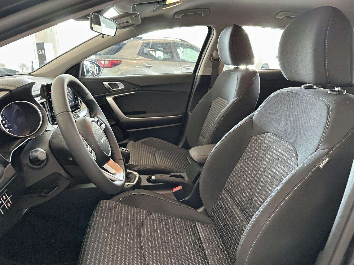 kia-xceed-2025-gasolina-998cc