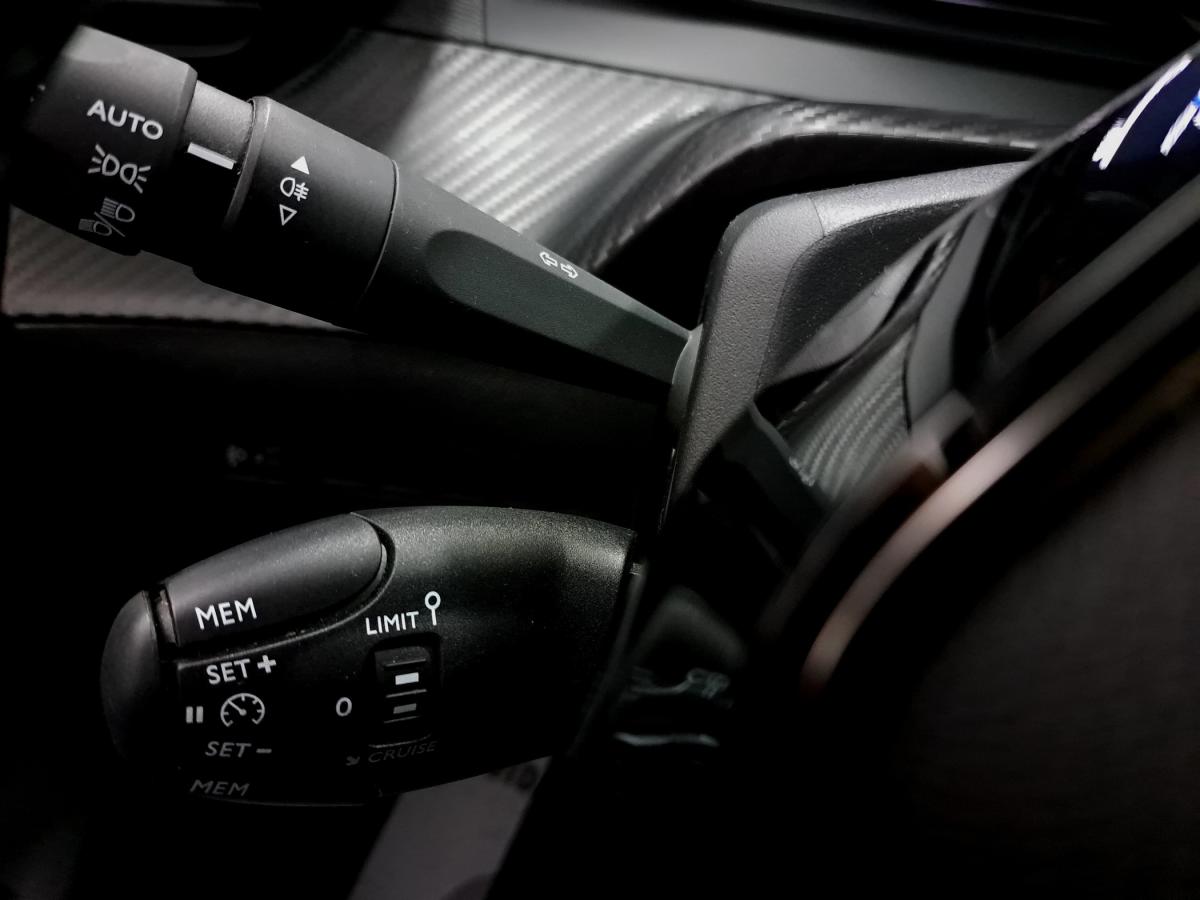 peugeot-208-2025-gasolina-1199cc