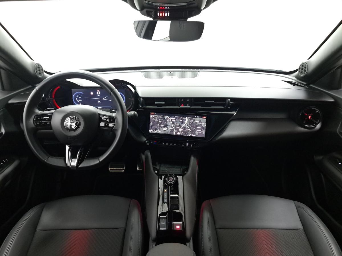 alfa-romeo-junior-2025-hibrido-a-gasolina-1199cc