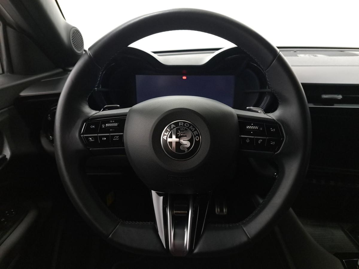 alfa-romeo-junior-2025-hibrido-a-gasolina-1199cc