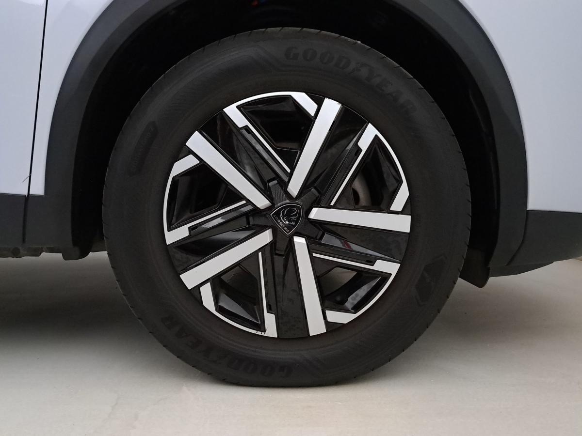 peugeot-2008-2024-gasolina-1199cc