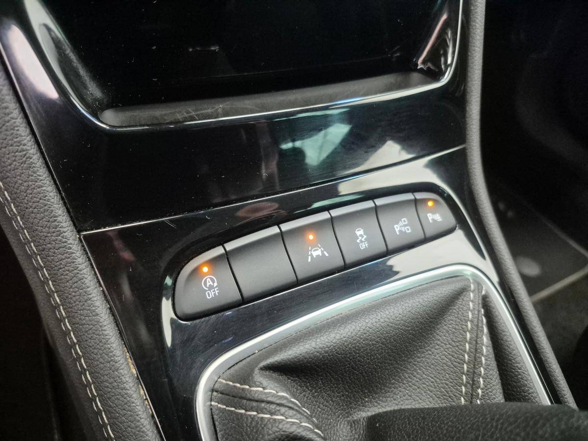 opel-astra-sport-tourer-2018-diesel-1598cc