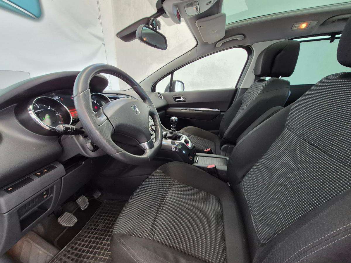 peugeot-5008-2010-diesel-1560cc