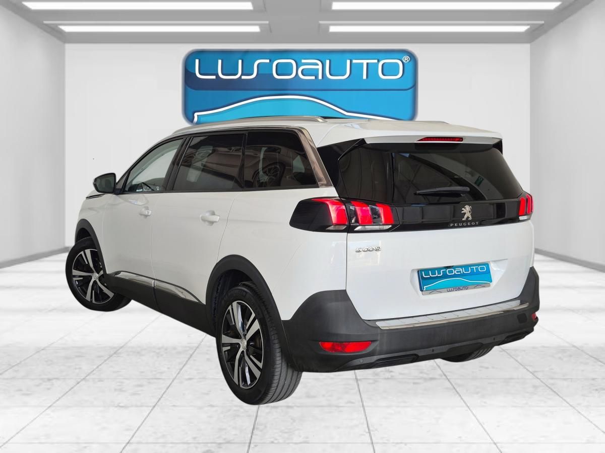 peugeot-5008-2018-diesel-1499cc