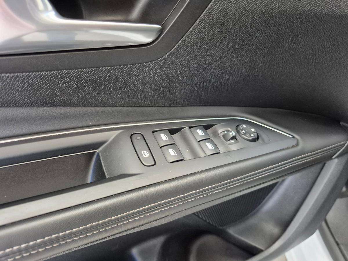 peugeot-5008-2018-diesel-1499cc