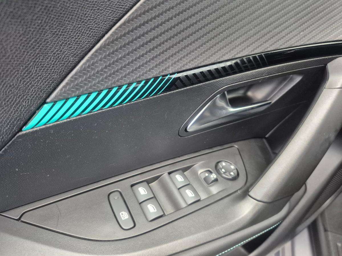 peugeot-2008-2023-gasolina-1199cc