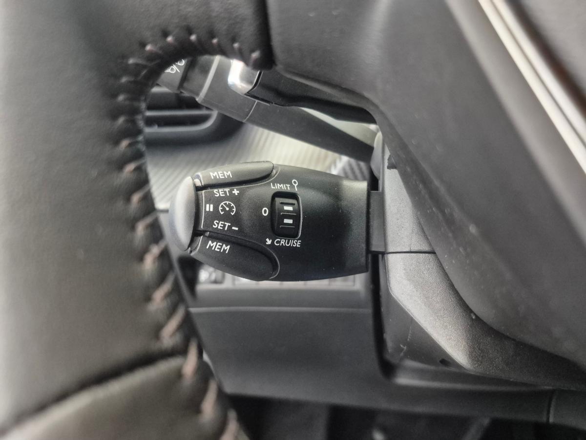 peugeot-2008-2023-gasolina-1199cc