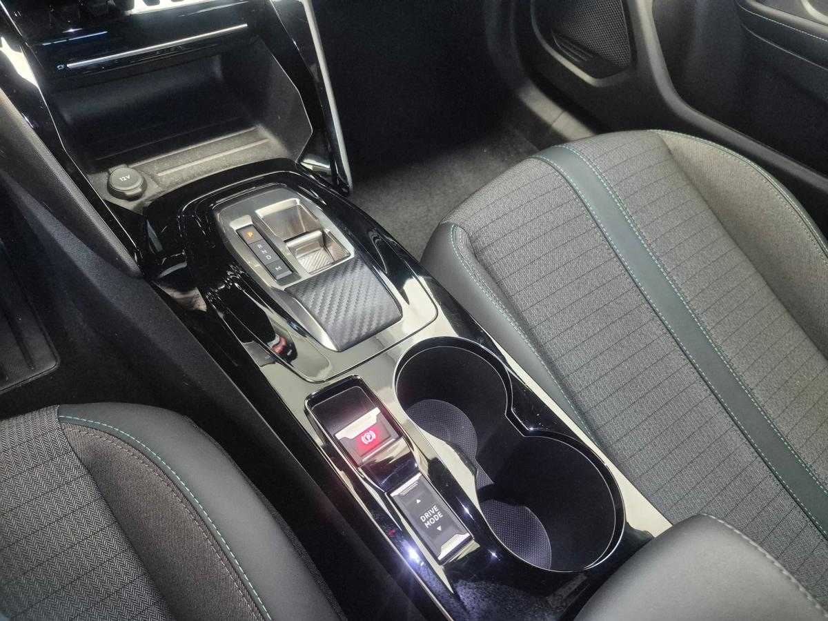 peugeot-2008-2023-gasolina-1199cc